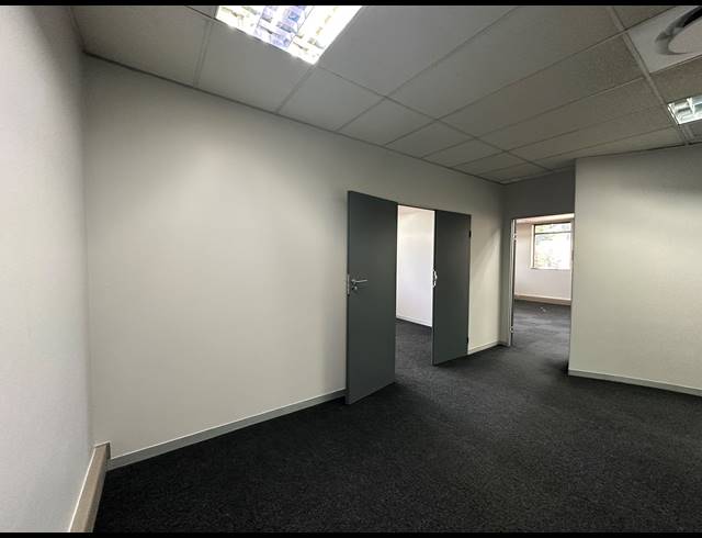 116.80M² OFFICE TO LET IN DIE HOEWES